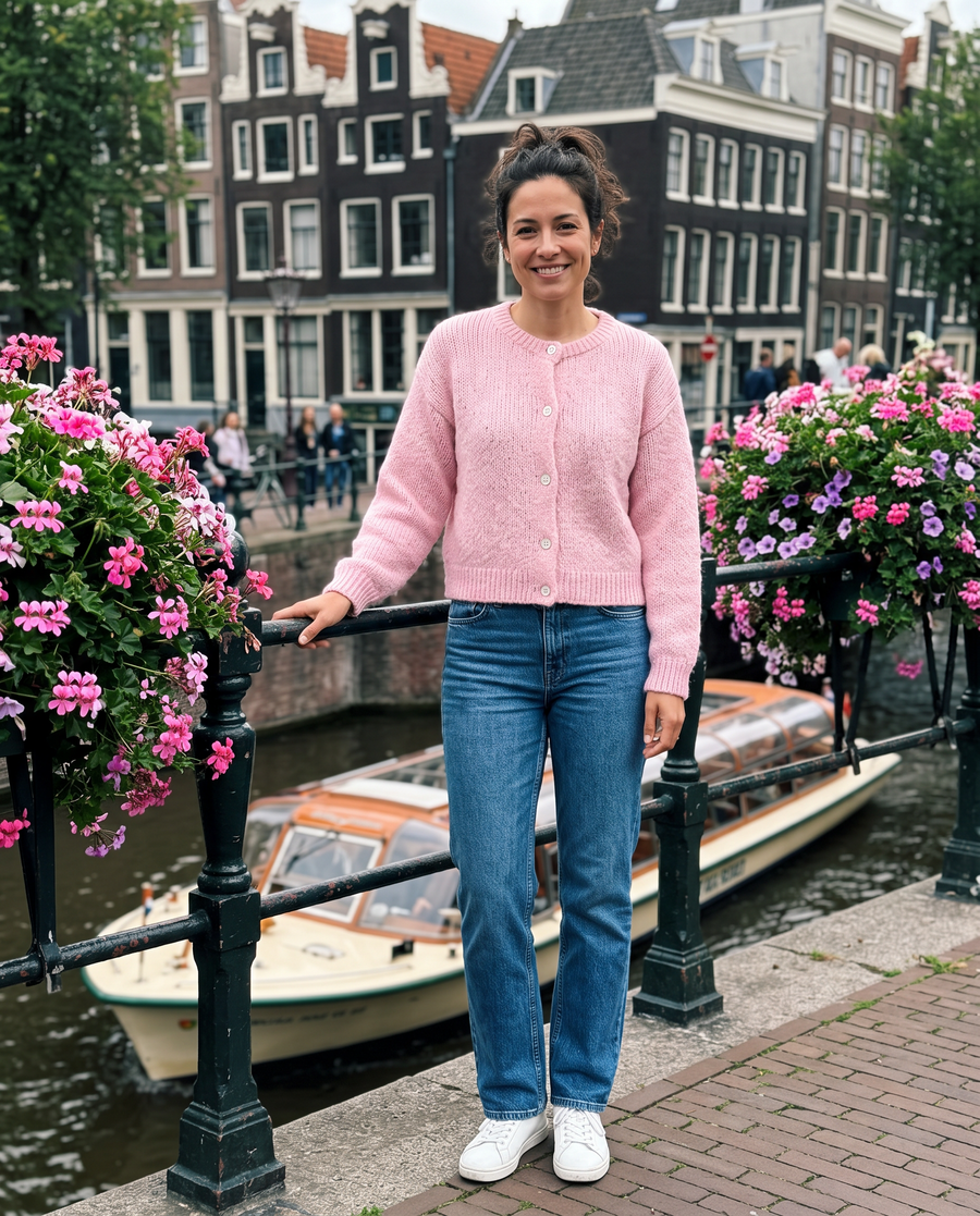 Zo draag je 'm – Dames Trui met Knoopsluiting