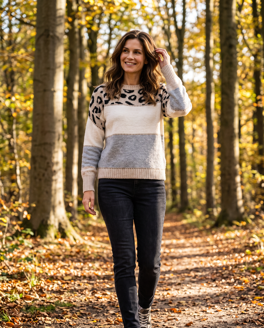 Zo draag je 'm – Dames Sweater met Luipaardprint